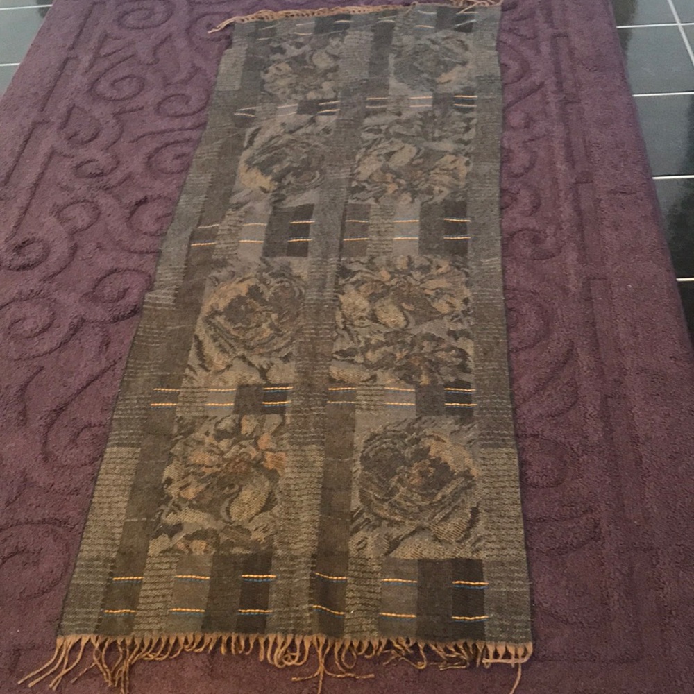 Large Scarf/Wrap - image 8